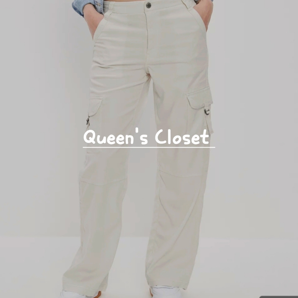 American Eagle: Stretch Cream Pants